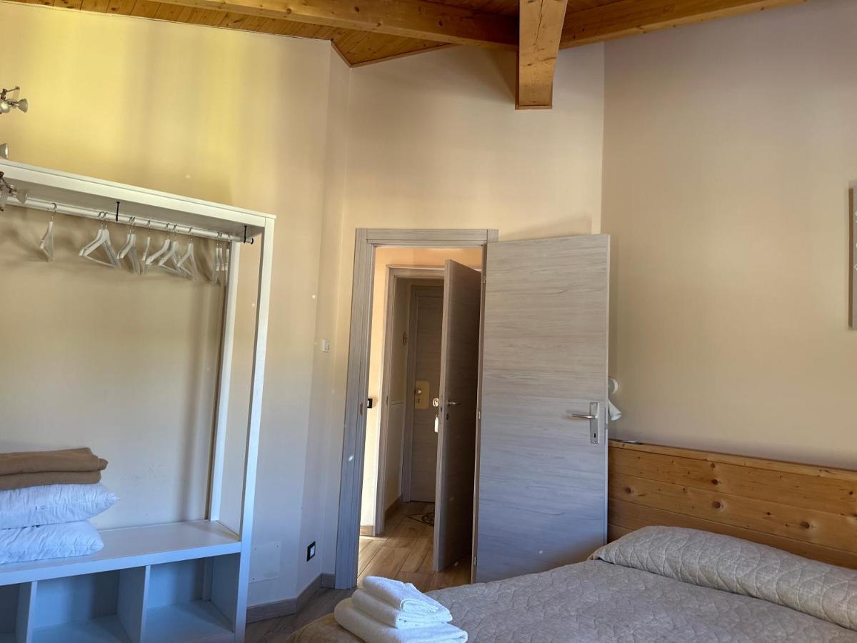Hotel Chalet Casa Cesana تْشيسانا تورَنيسي المظهر الخارجي الصورة