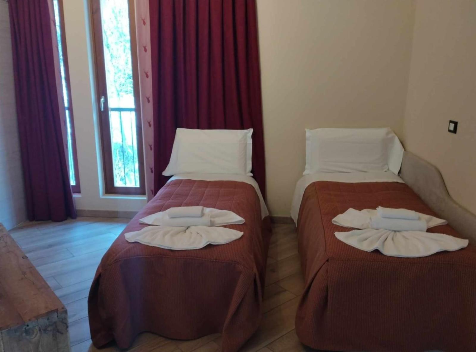 Hotel Chalet Casa Cesana تْشيسانا تورَنيسي المظهر الخارجي الصورة