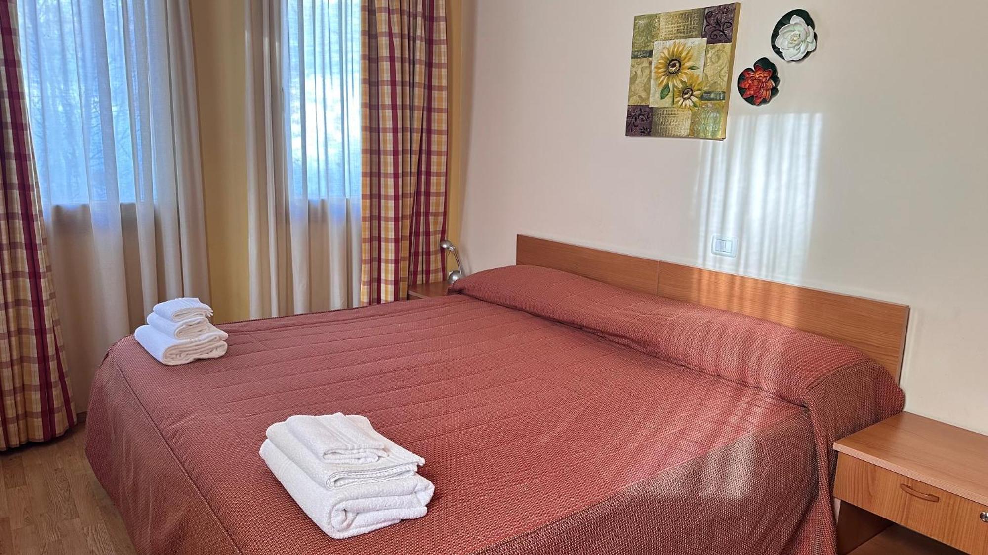 Hotel Chalet Casa Cesana تْشيسانا تورَنيسي المظهر الخارجي الصورة
